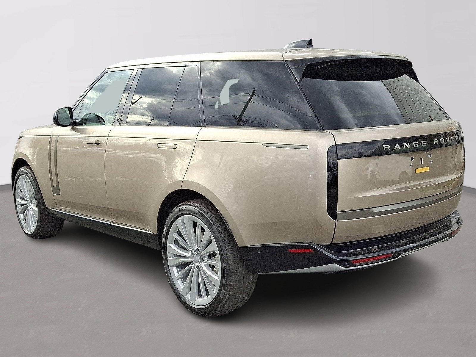 2025 Land Rover Range Rover SE photo 3