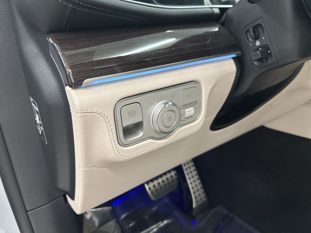 2026 Mercedes Benz GLS 450 4MATIC photo 17