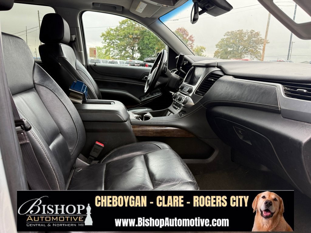 2016 Chevrolet Suburban LT photo 21