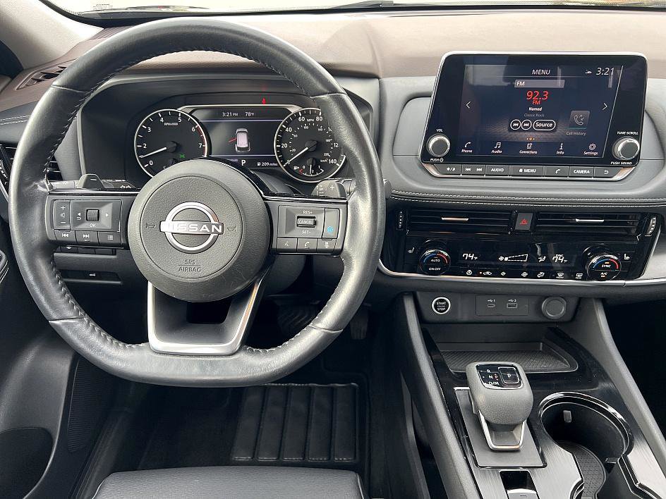 2022 Nissan Rogue SV photo 17