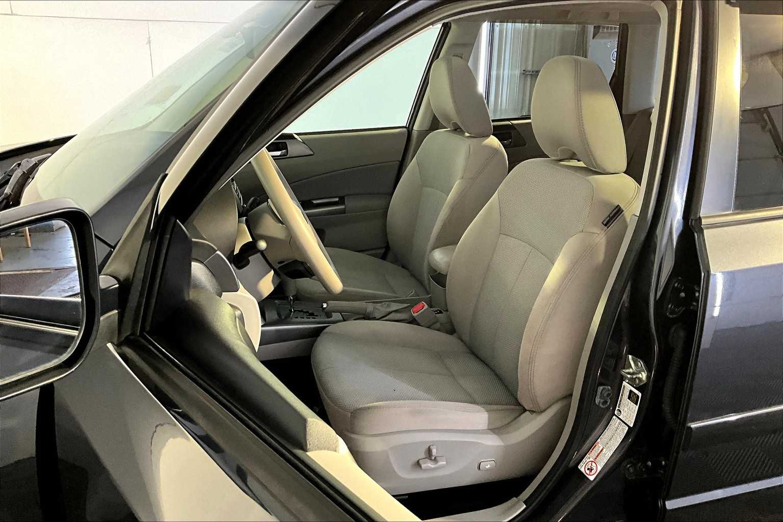 2012 Subaru Forester 2.5X Premium photo 8