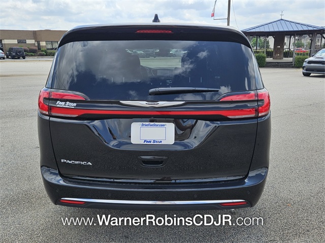 2025 Chrysler Pacifica photo 8