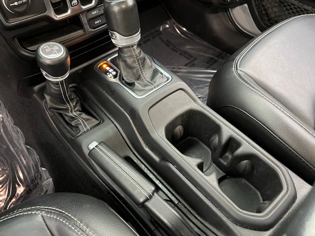 2023 Jeep Wrangler Sahara 4xe photo 14