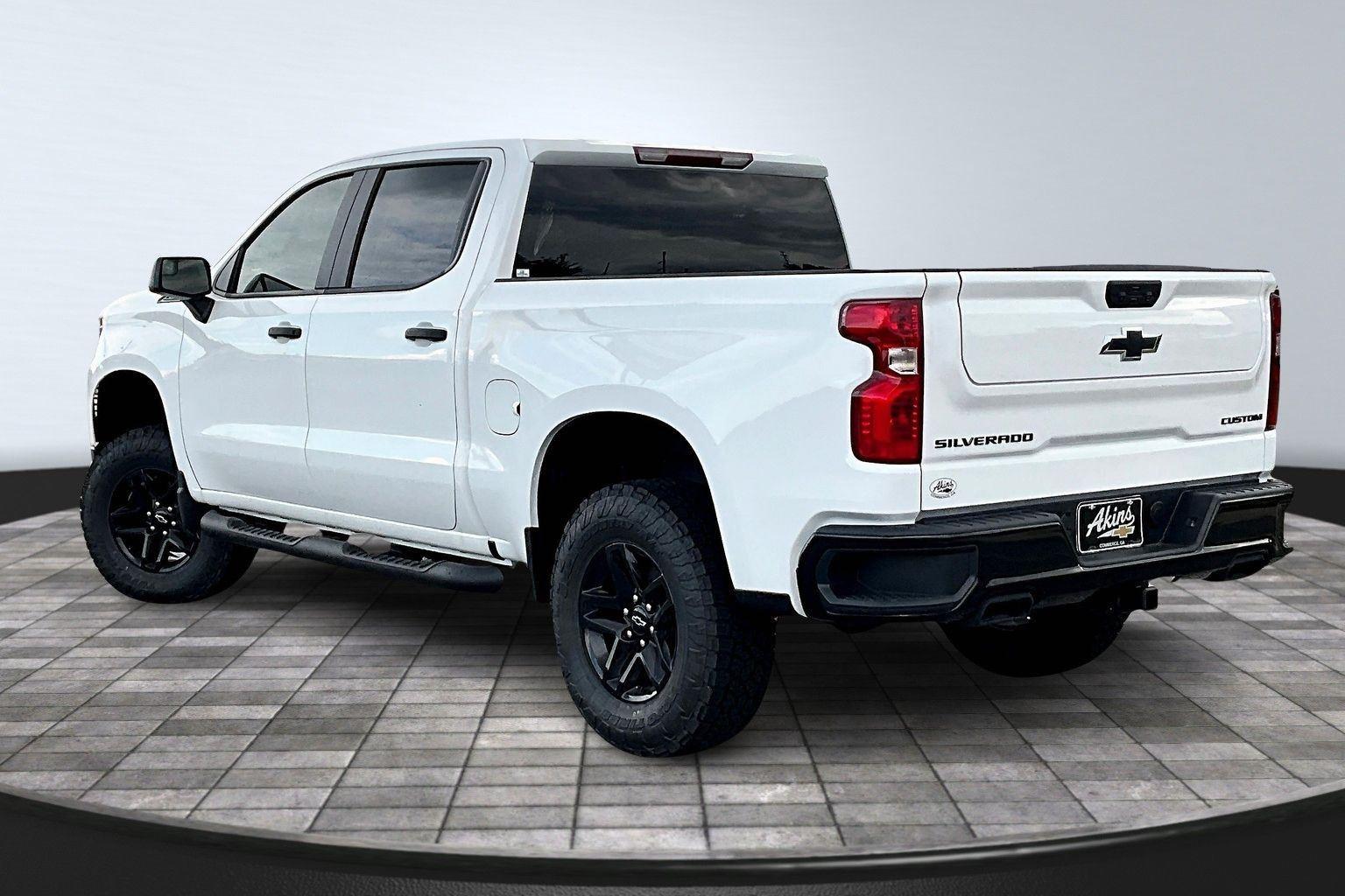 2025 Chevrolet Silverado 1500 Custom Trail Boss photo 3