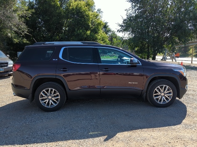 2017 Gmc Acadia SLE photo 4