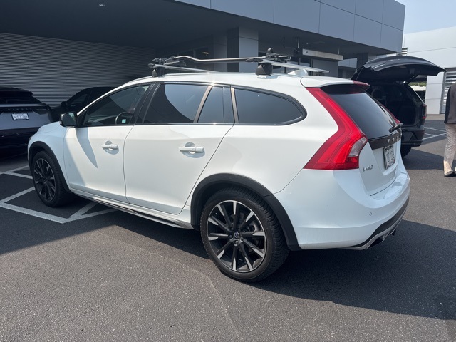 2016 Volvo V60 Cross Country T5 AWD photo 3