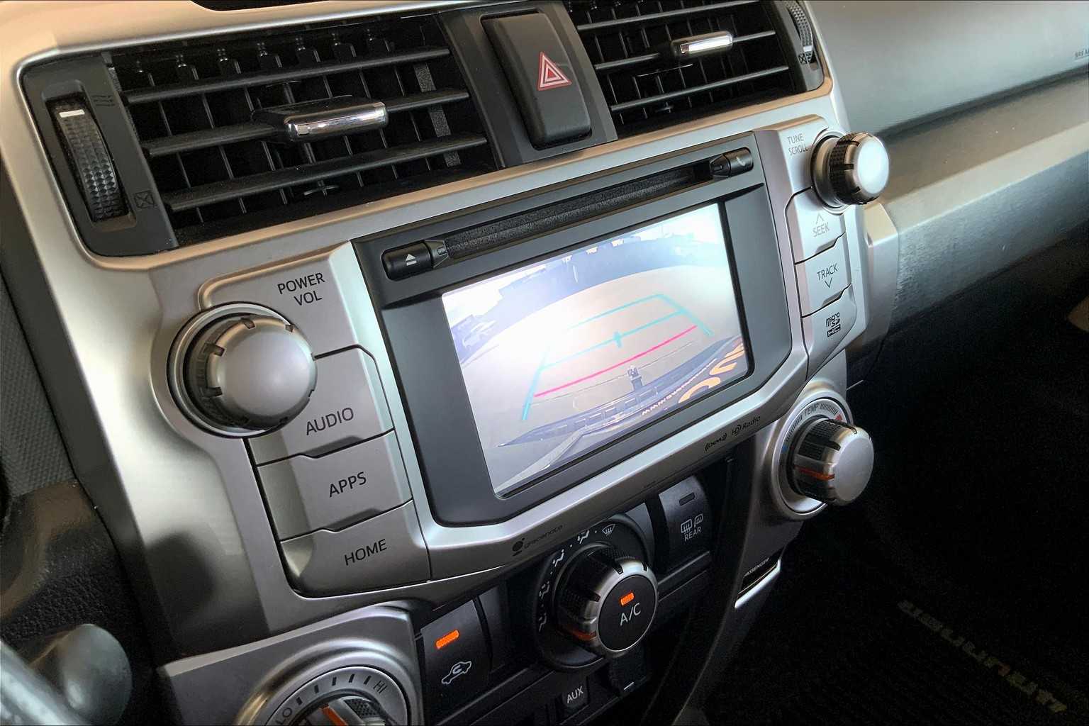 2018 Toyota 4Runner SR5 Premium photo 21