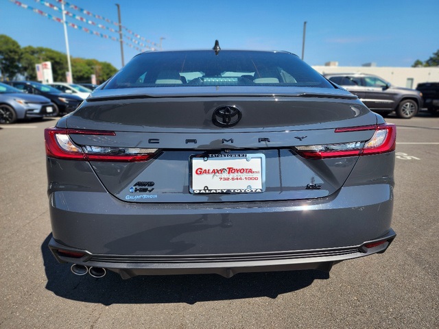 2025 Toyota Camry SE photo 5