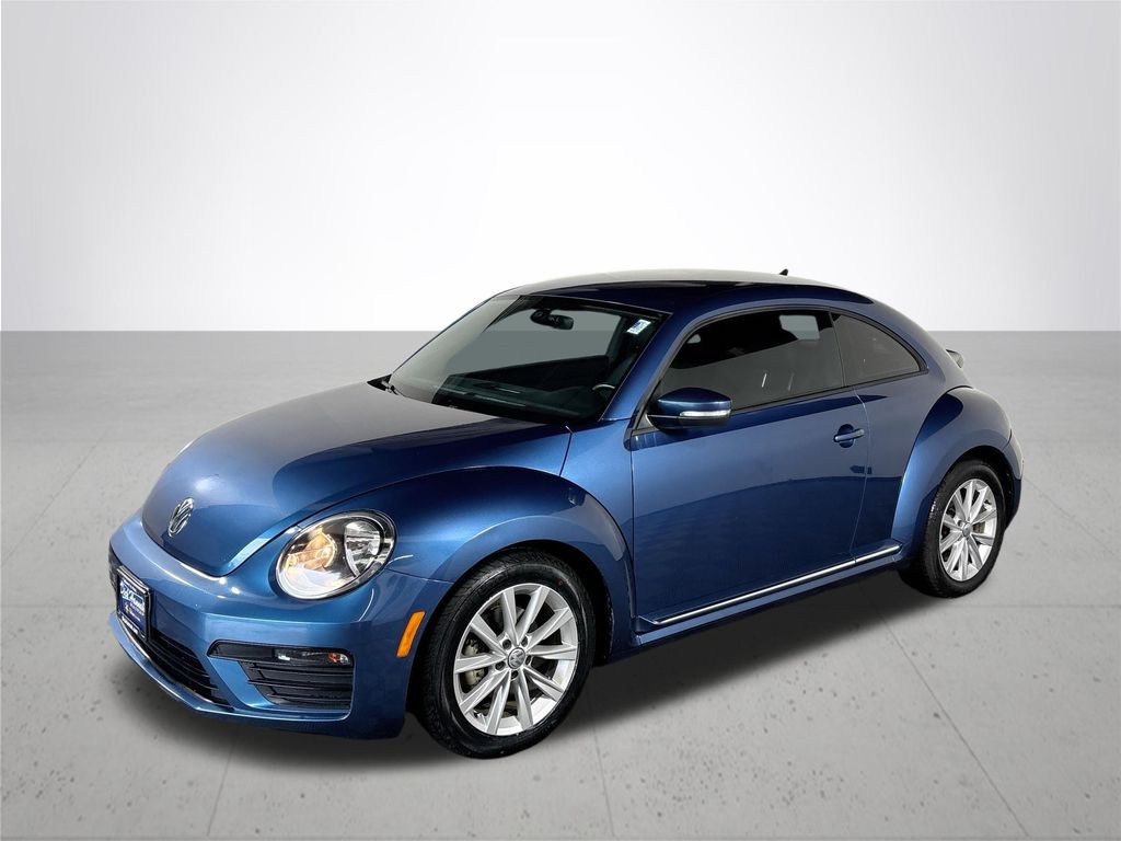2018 Volkswagen Beetle S photo 2