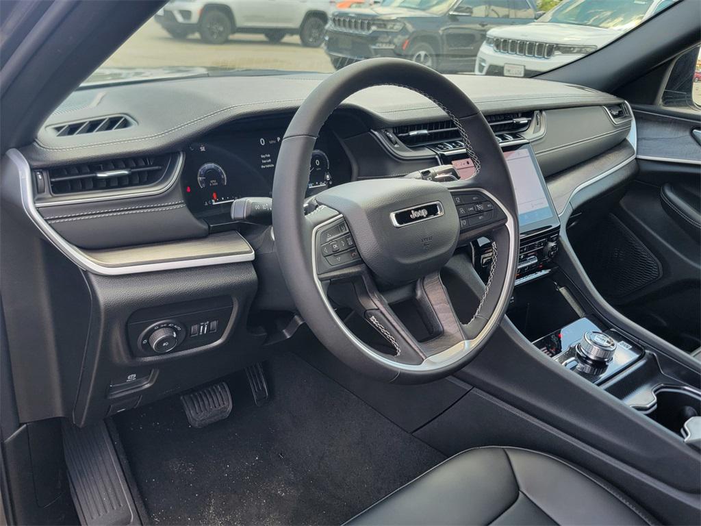 2025 Jeep Grand Cherokee Limited photo 6