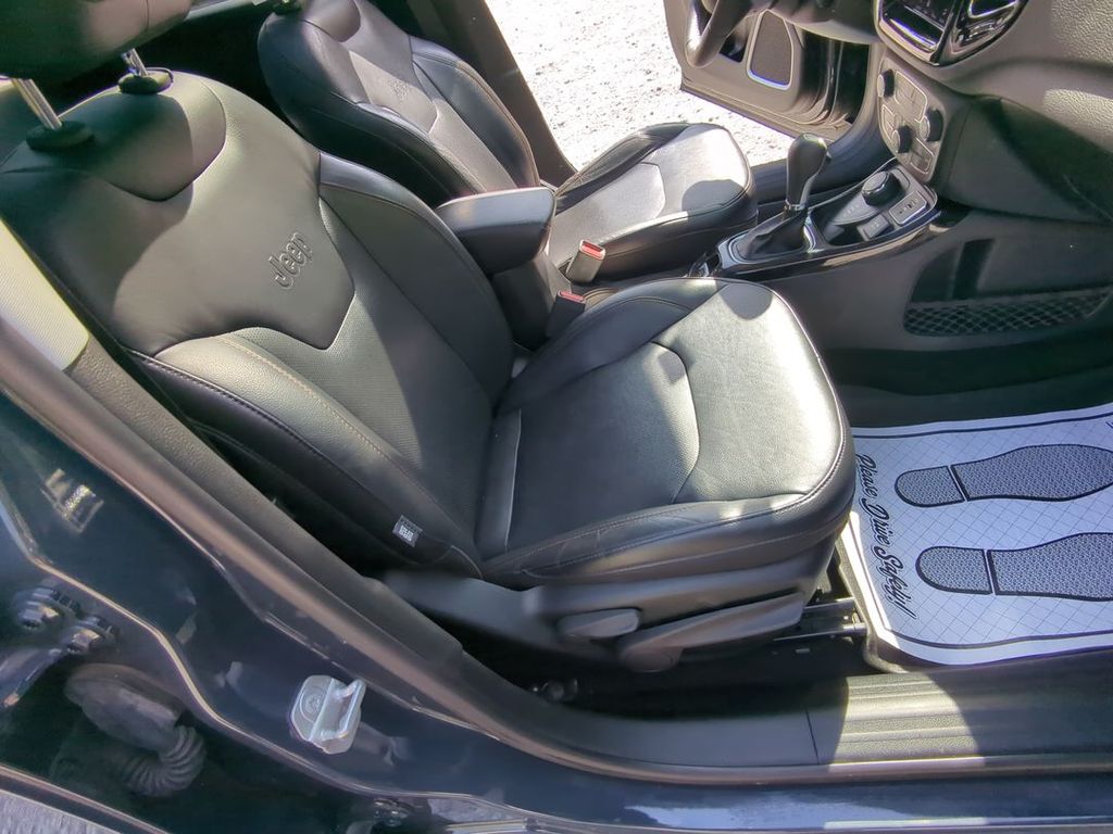 2017 Jeep Compass Limited photo 23