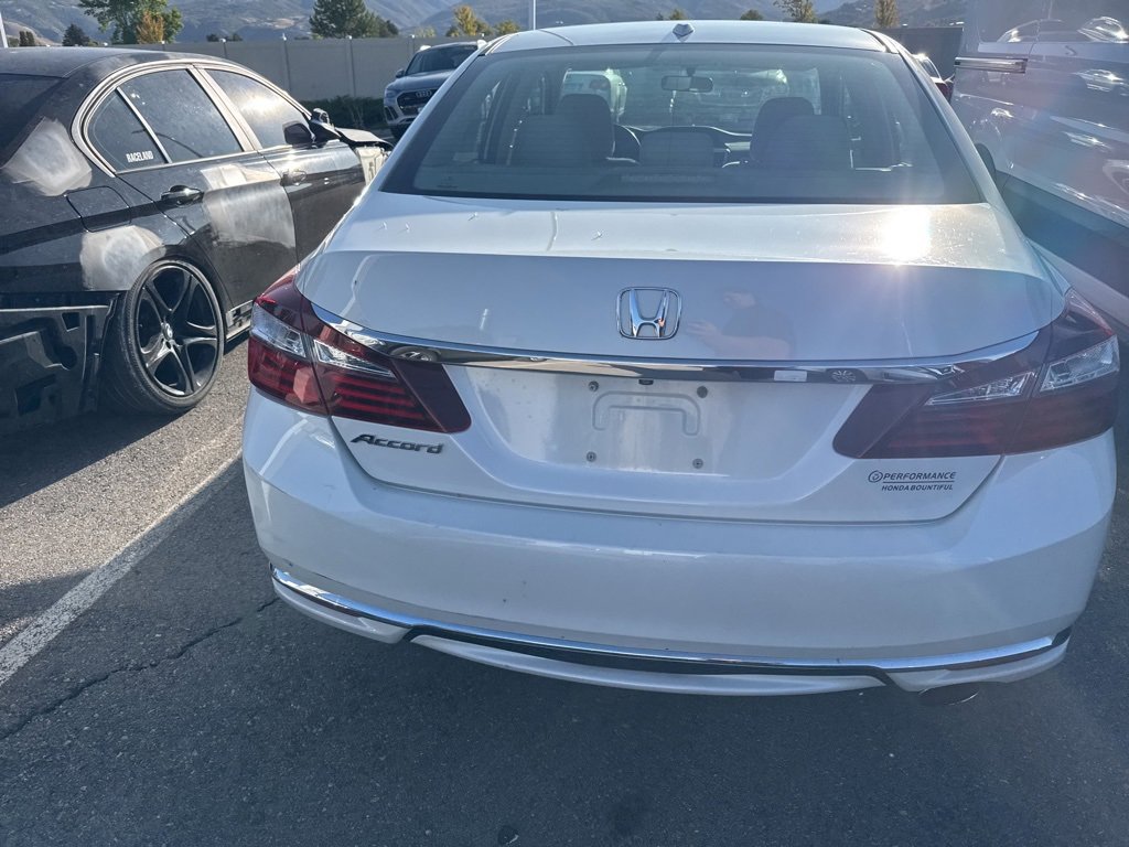 2017 Honda Accord EX photo 13