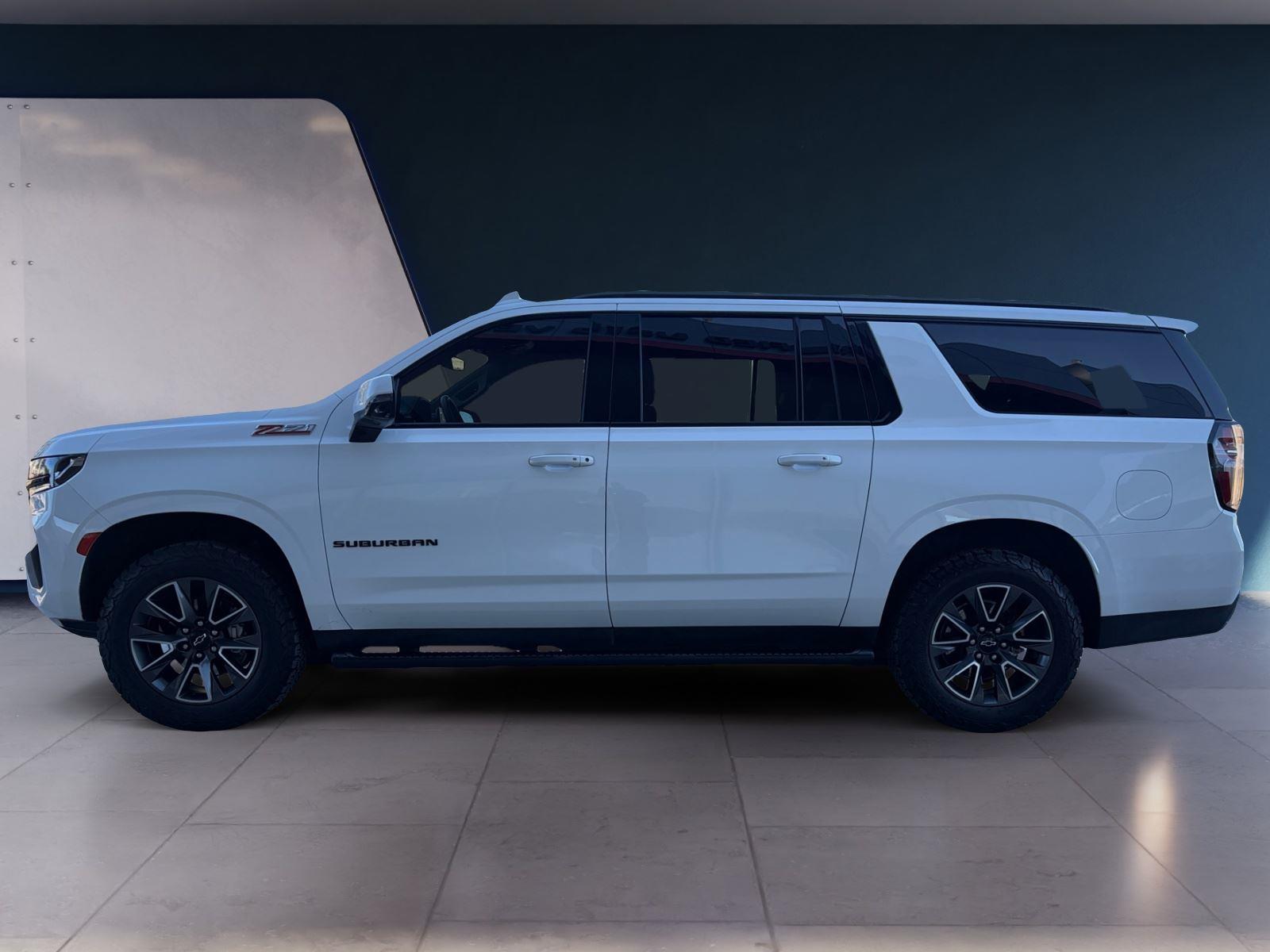 2023 Chevrolet Suburban Z71 photo 2