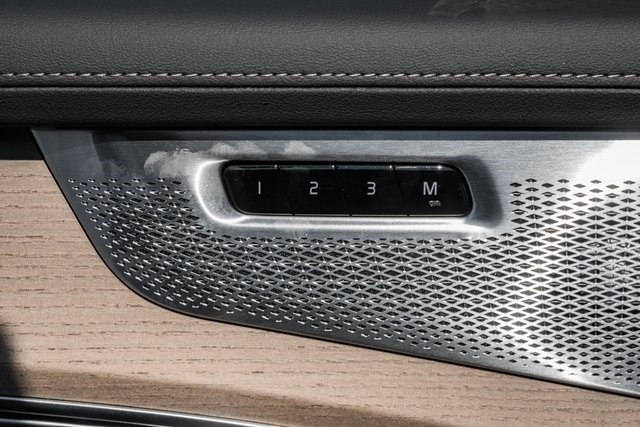 2026 Volvo XC90 photo 33