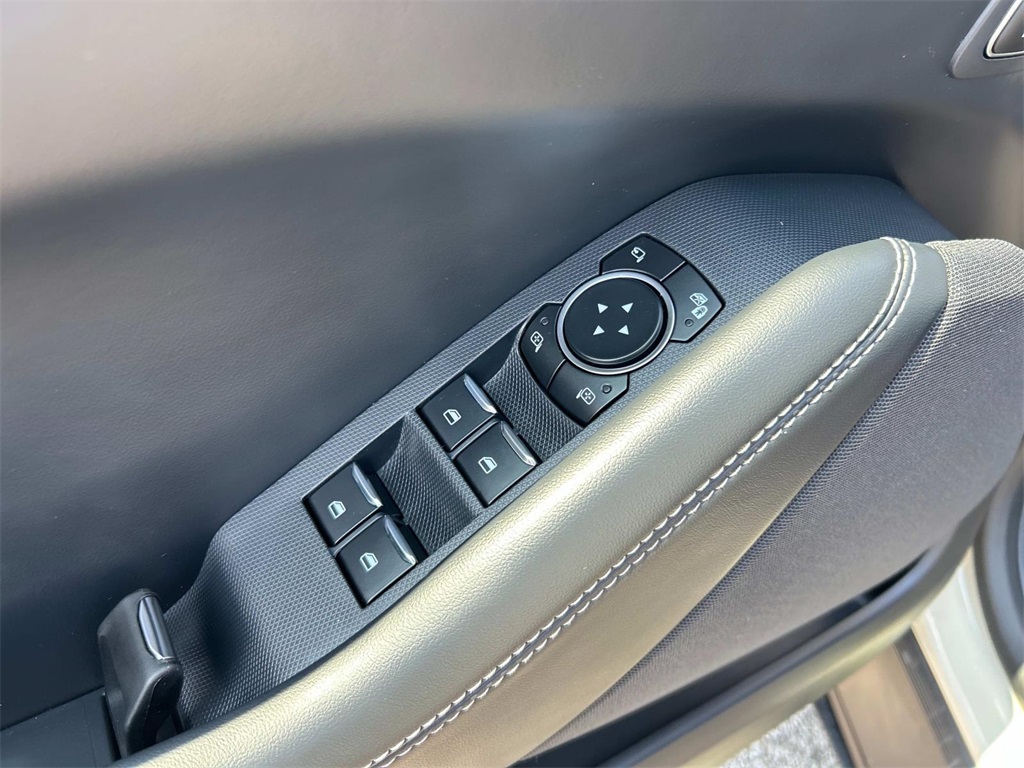 2025 Ford Mustang Mach-E Select photo 18