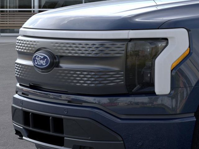 2025 Ford F-150 Lightning photo 17
