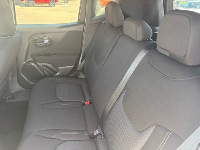 2021 Jeep Renegade Latitude photo 14