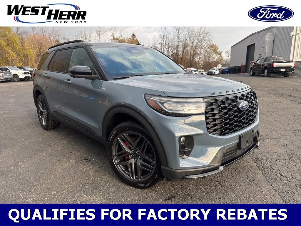 2025 Ford Explorer ST-LINE's photo