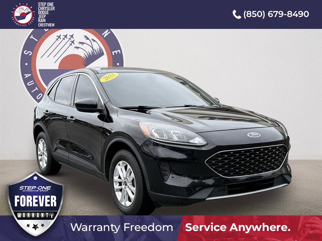 2021 Ford Escape SE's photo