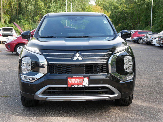 Certified 2025 Mitsubishi Outlander SE with VIN JA4J4VA82SZ013075 for sale in White Bear Lake, Minnesota