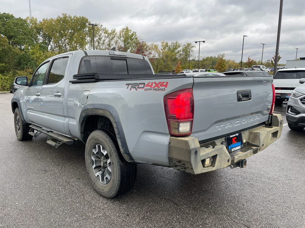 2019 Toyota Tacoma TRD Off-Road photo 3