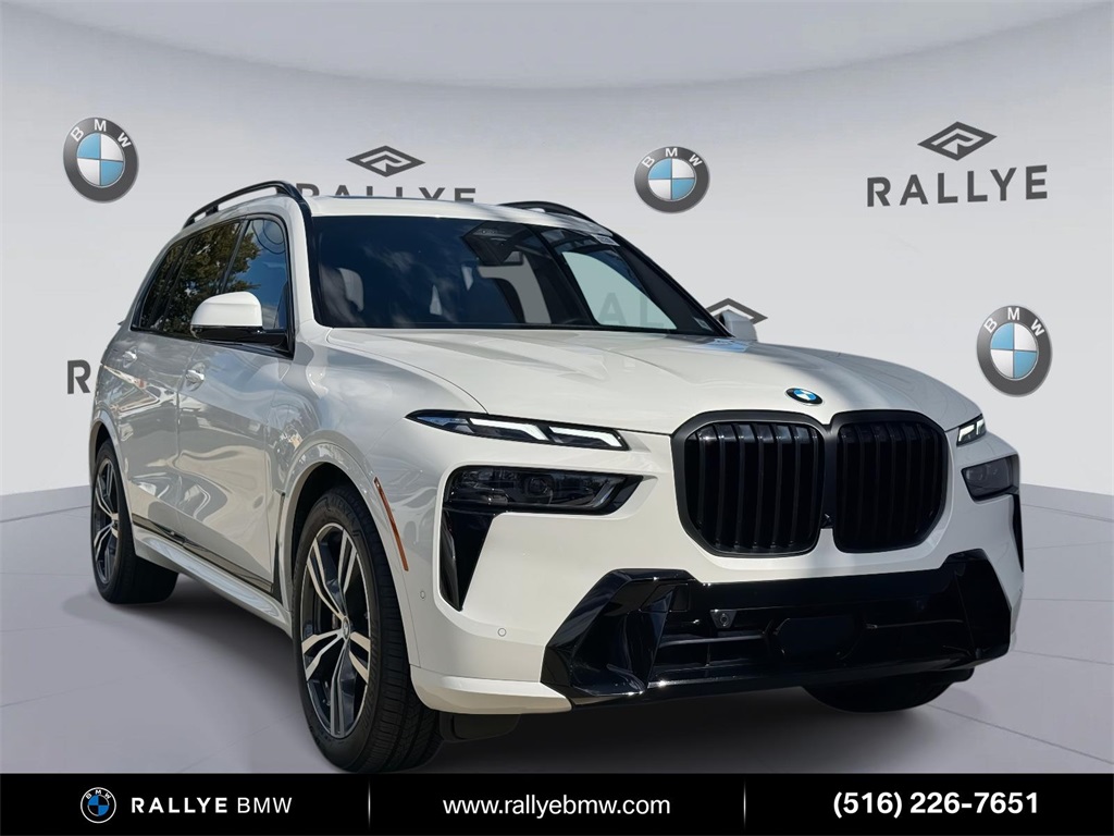 2025 BMW X7 40i's photo