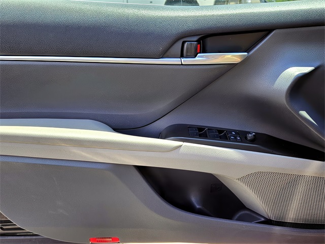 2023 Toyota Camry LE photo 21