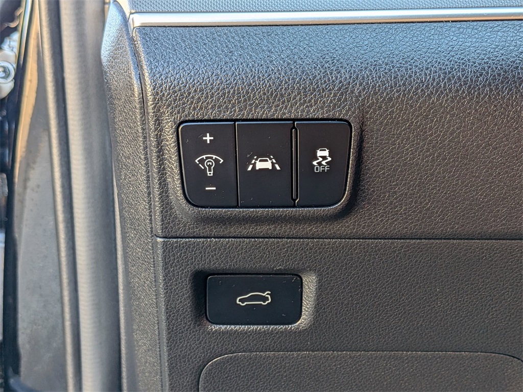 2022 Kia K5 LXS photo 13