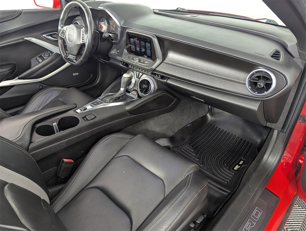 2017 Chevrolet Camaro 2LT photo 30