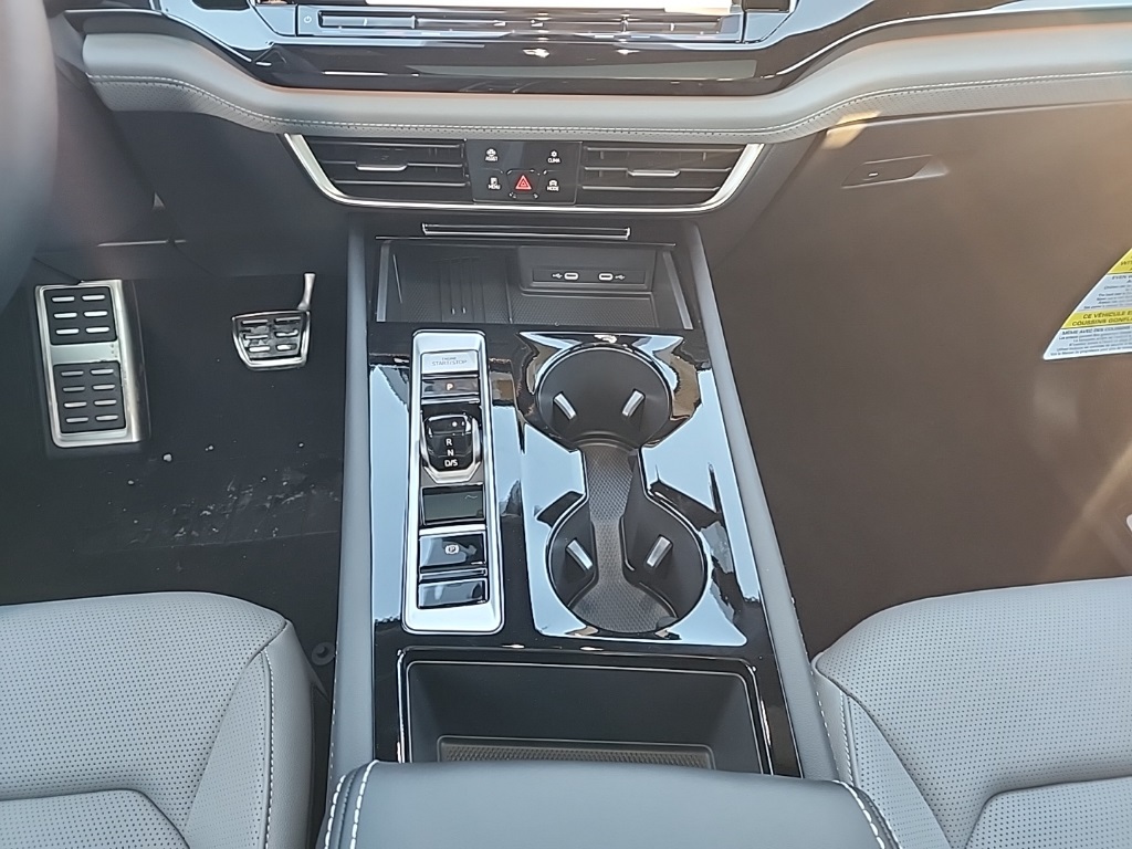 2025 Volkswagen Atlas Cross Sport SEL R-Line photo 14