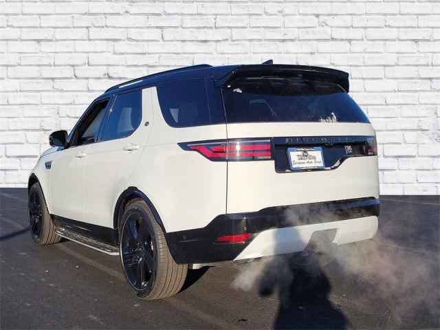 2025 Land Rover Discovery P360 Dynamic SE photo 3