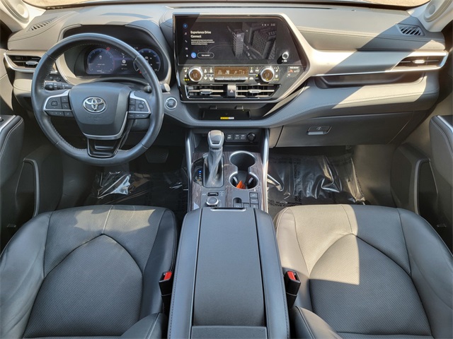 2023 Toyota Highlander Limited photo 16
