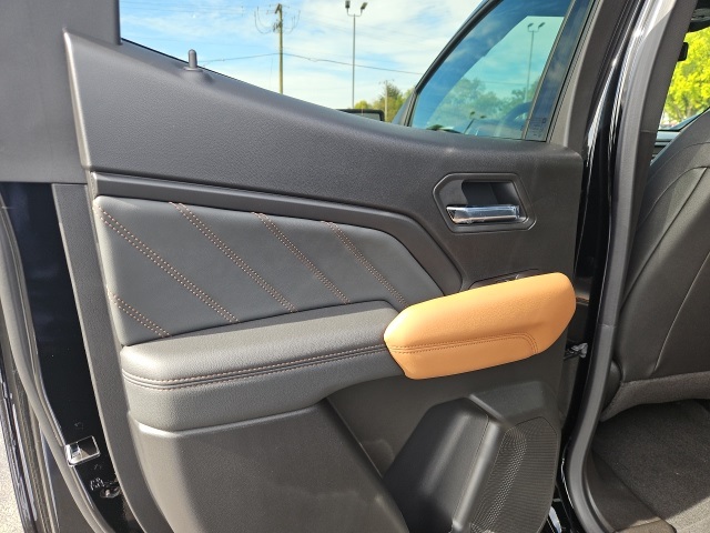 2026 Gmc Canyon AT4 photo 17