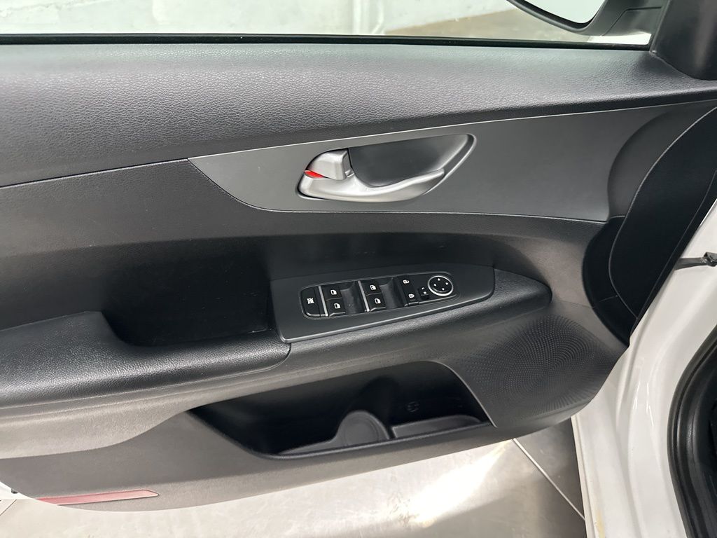 2019 Kia Forte FE LXS photo 9