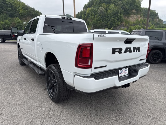 2025 Ram 2500 Big Horn photo 4