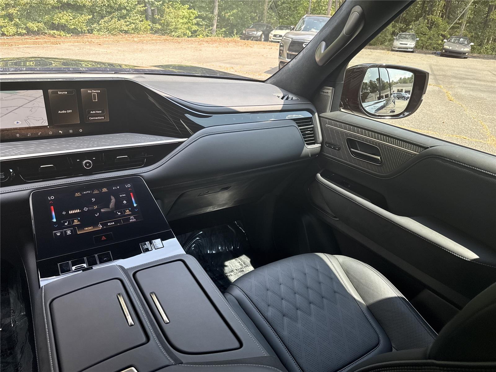 2025 Infiniti QX80 photo 17