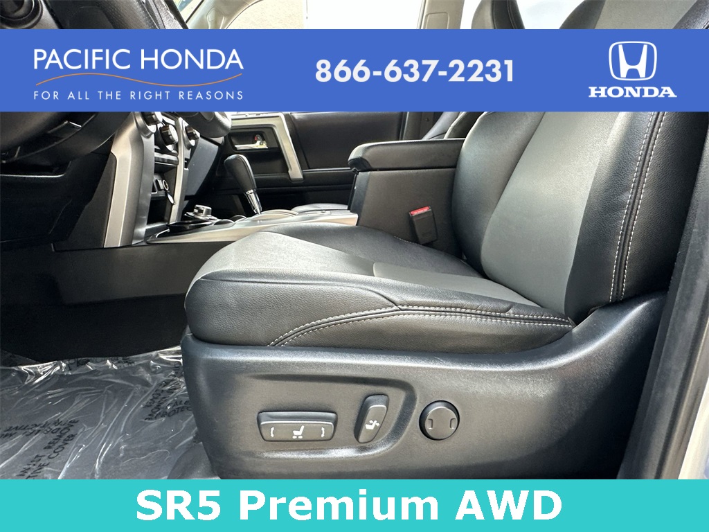 2020 Toyota 4Runner SR5 Premium photo 17