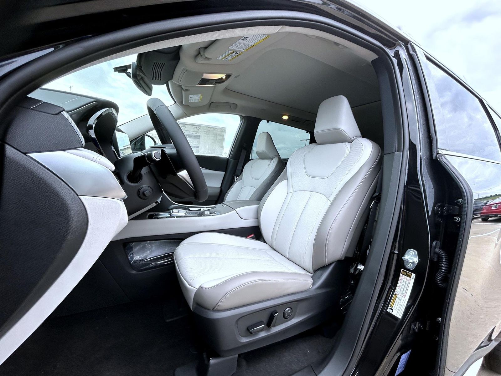 2026 Infiniti QX60 Luxe AWD photo 10