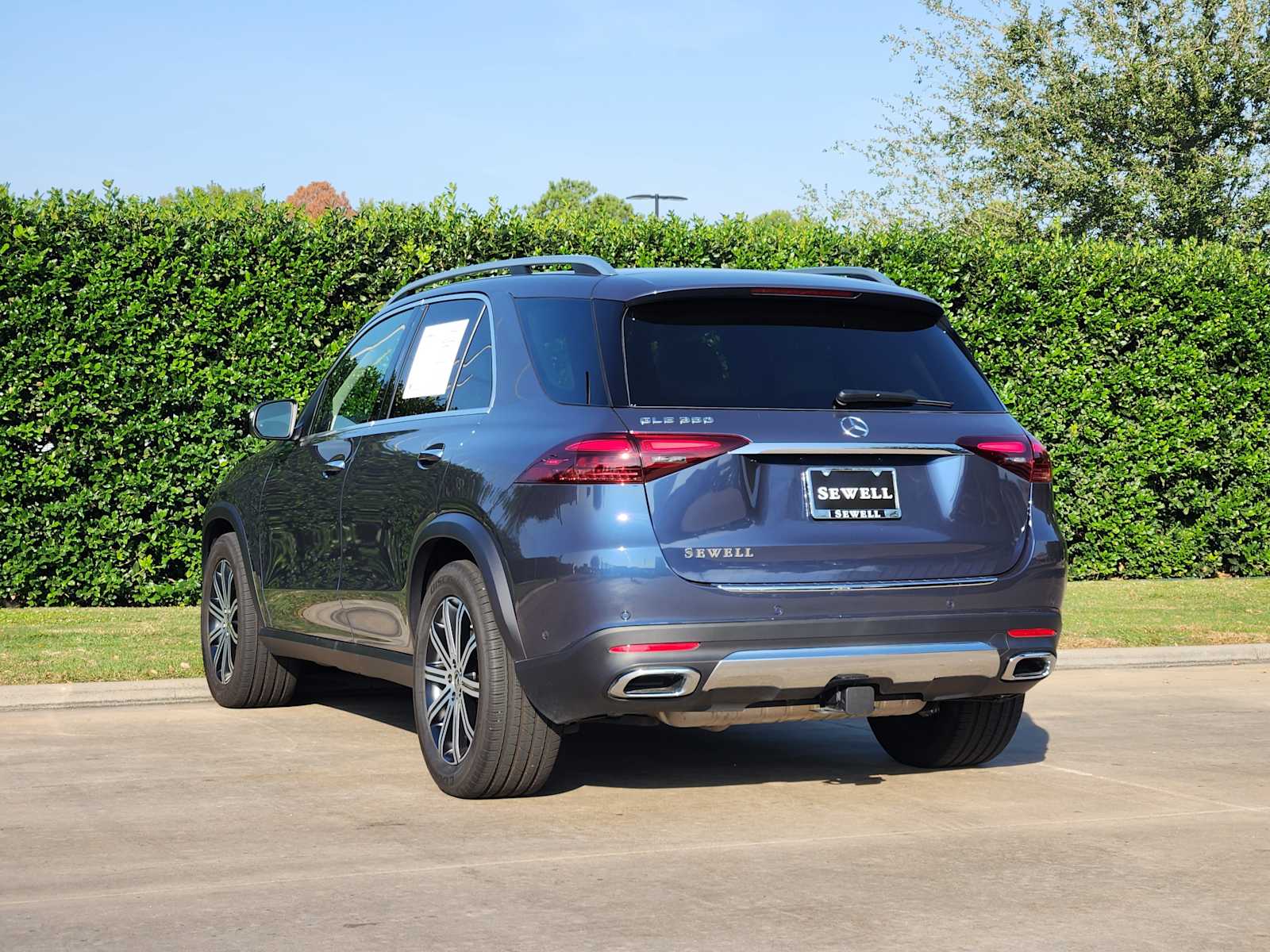 2025 Mercedes Benz GLE 350 4MATIC photo 4