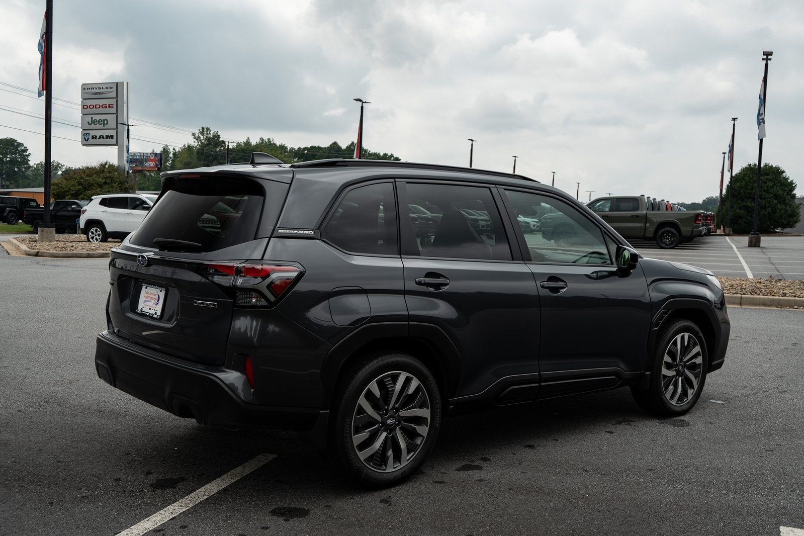 2025 Subaru Forester Touring photo 8