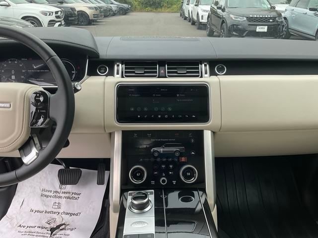 2020 Land Rover Range Rover HSE photo 16