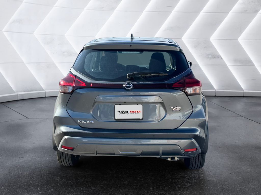 2025 Nissan Kicks Play S photo 5