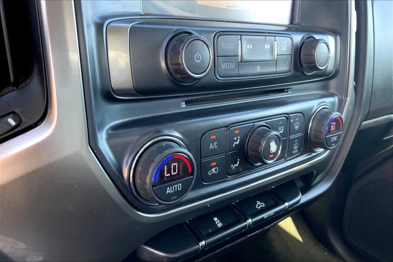 2017 Chevrolet Silverado 1500 LT photo 28