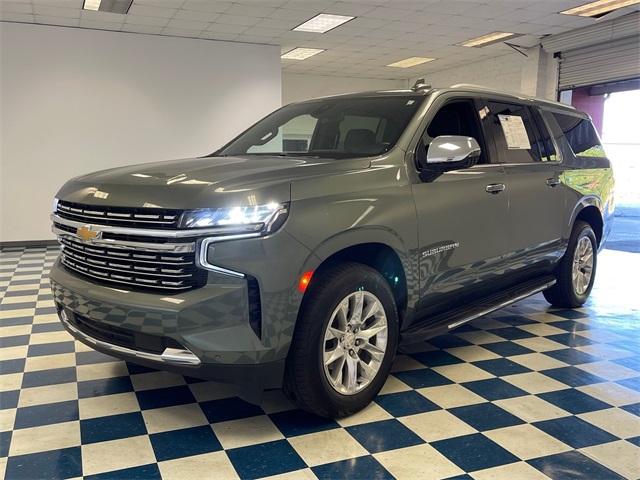 2023 Chevrolet Suburban Premier photo 3