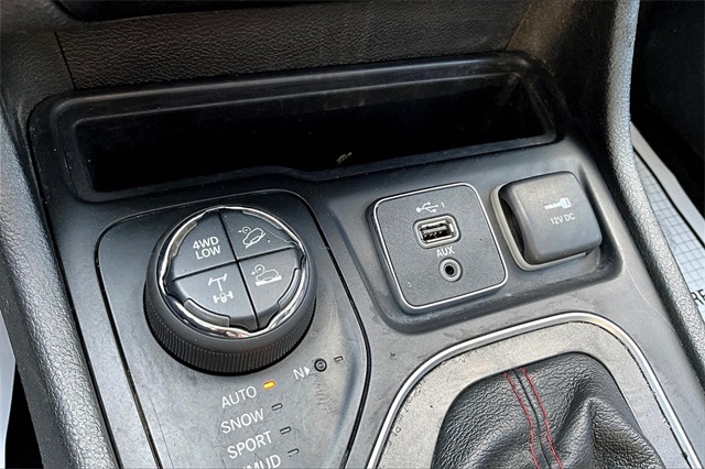 2019 Jeep Cherokee Trailhawk photo 29