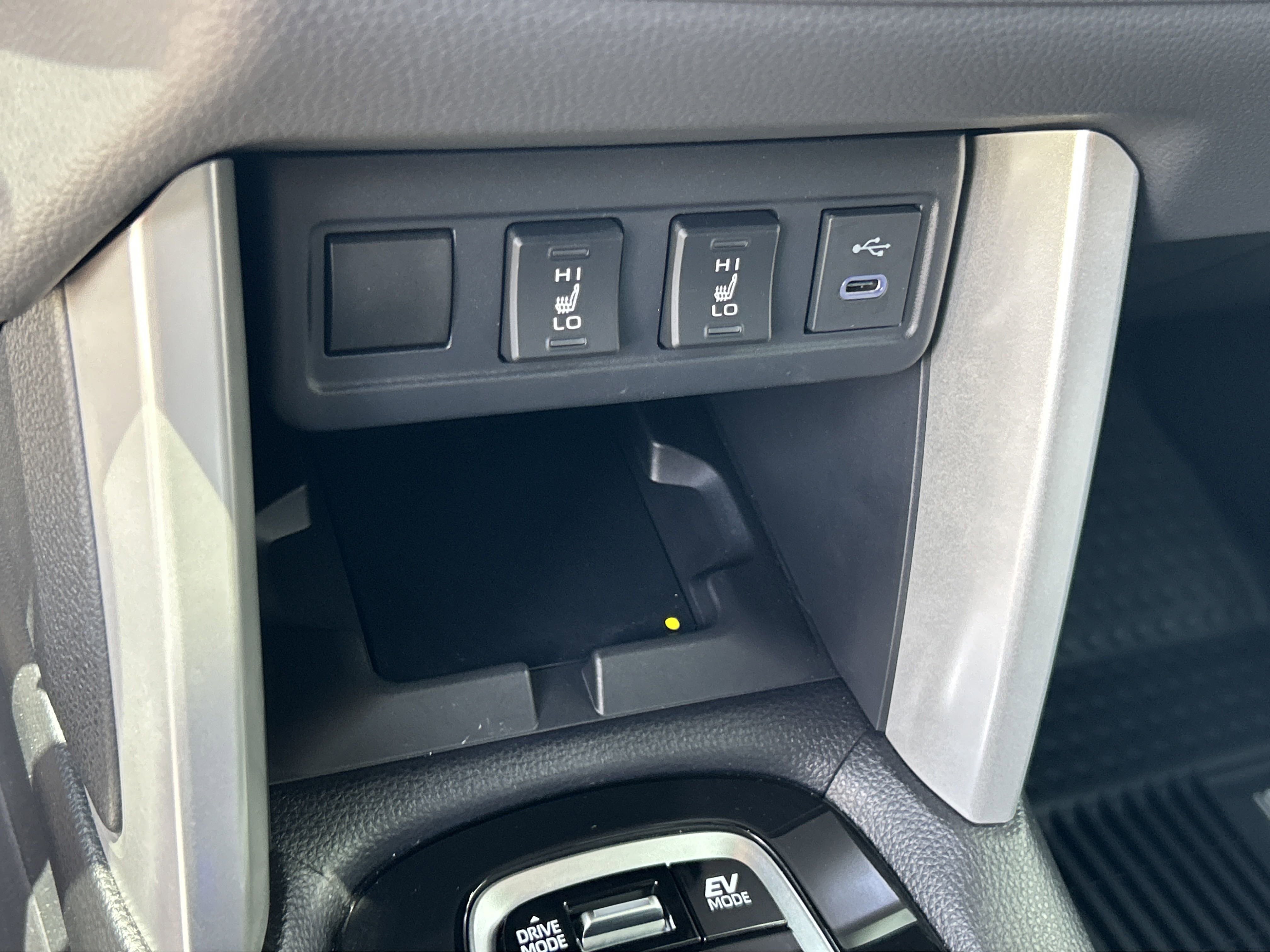 2025 Toyota Corolla Hybrid XSE photo 7