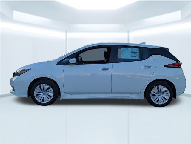 2025 Nissan Leaf S photo 2