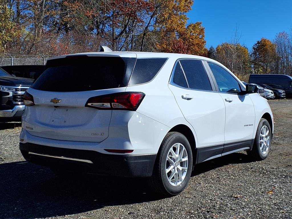 2024 Chevrolet Equinox LT photo 4