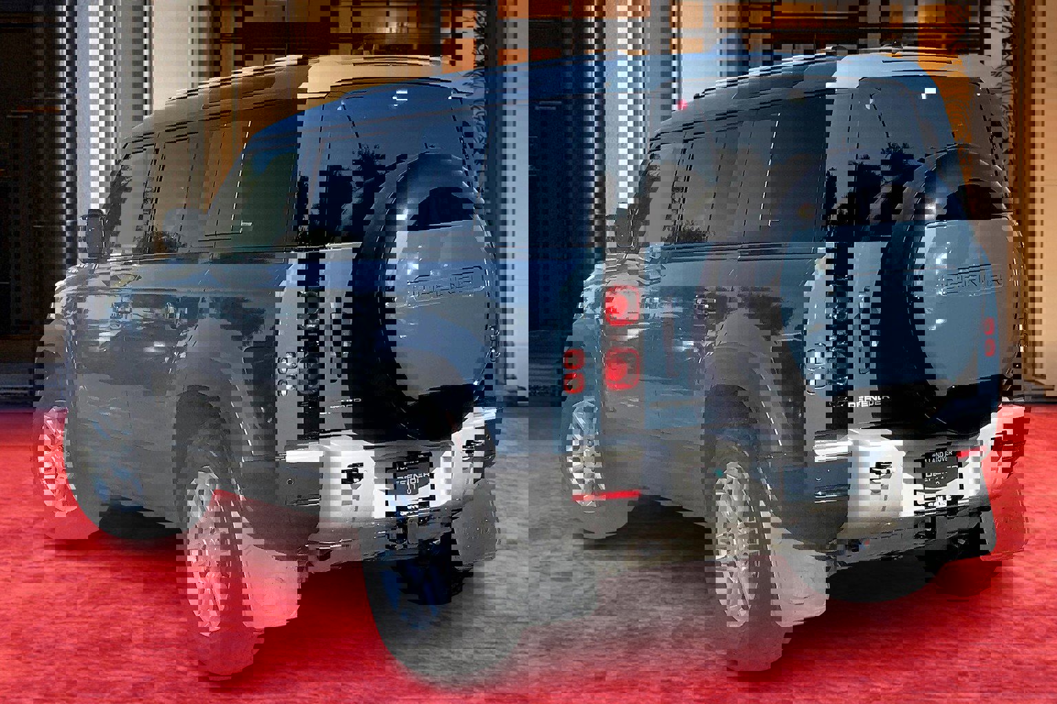 2025 Land Rover Defender 110 S photo 2