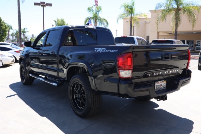 2017 Toyota Tacoma SR5 photo 5